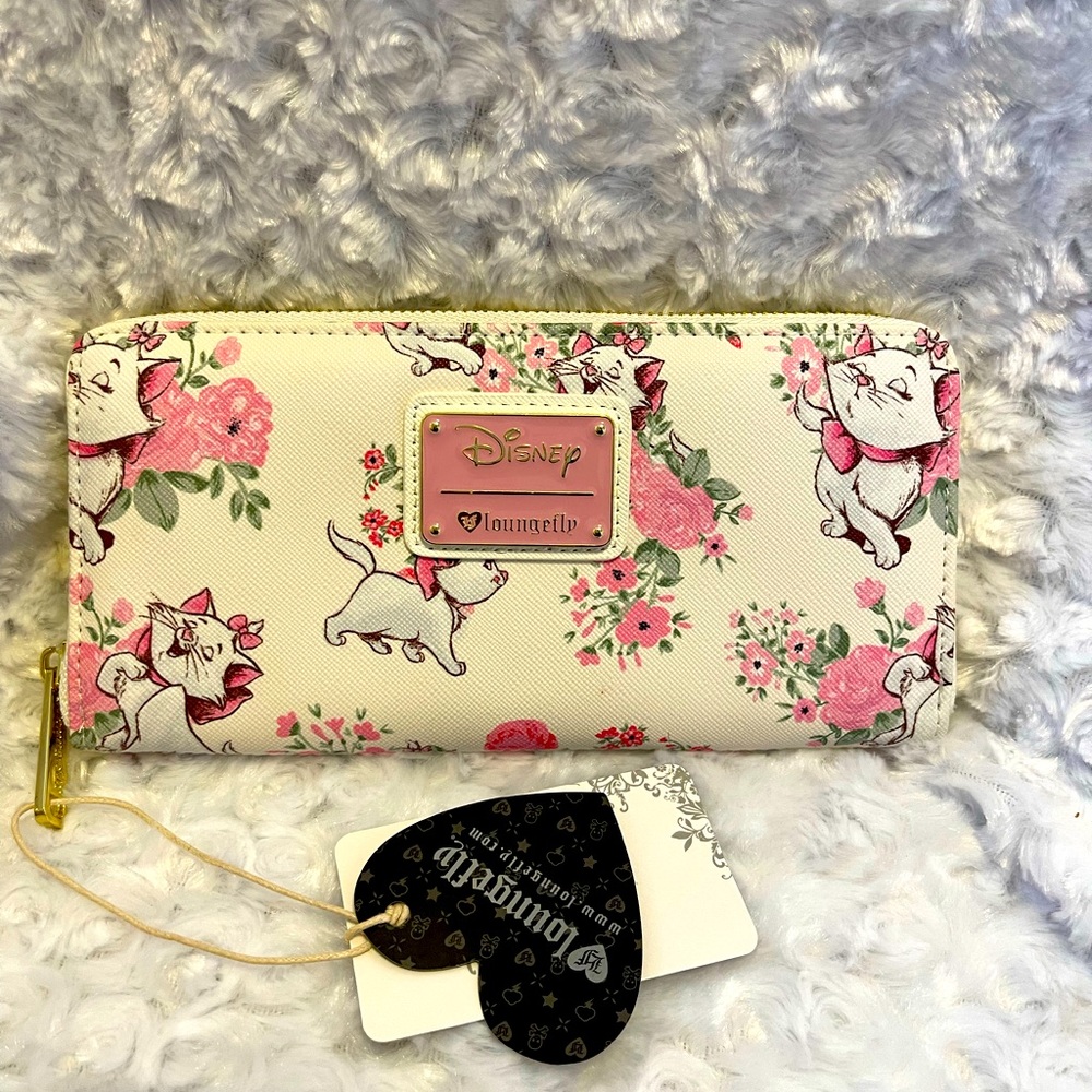 Loungefly Marie from the Aristocats wallet.
